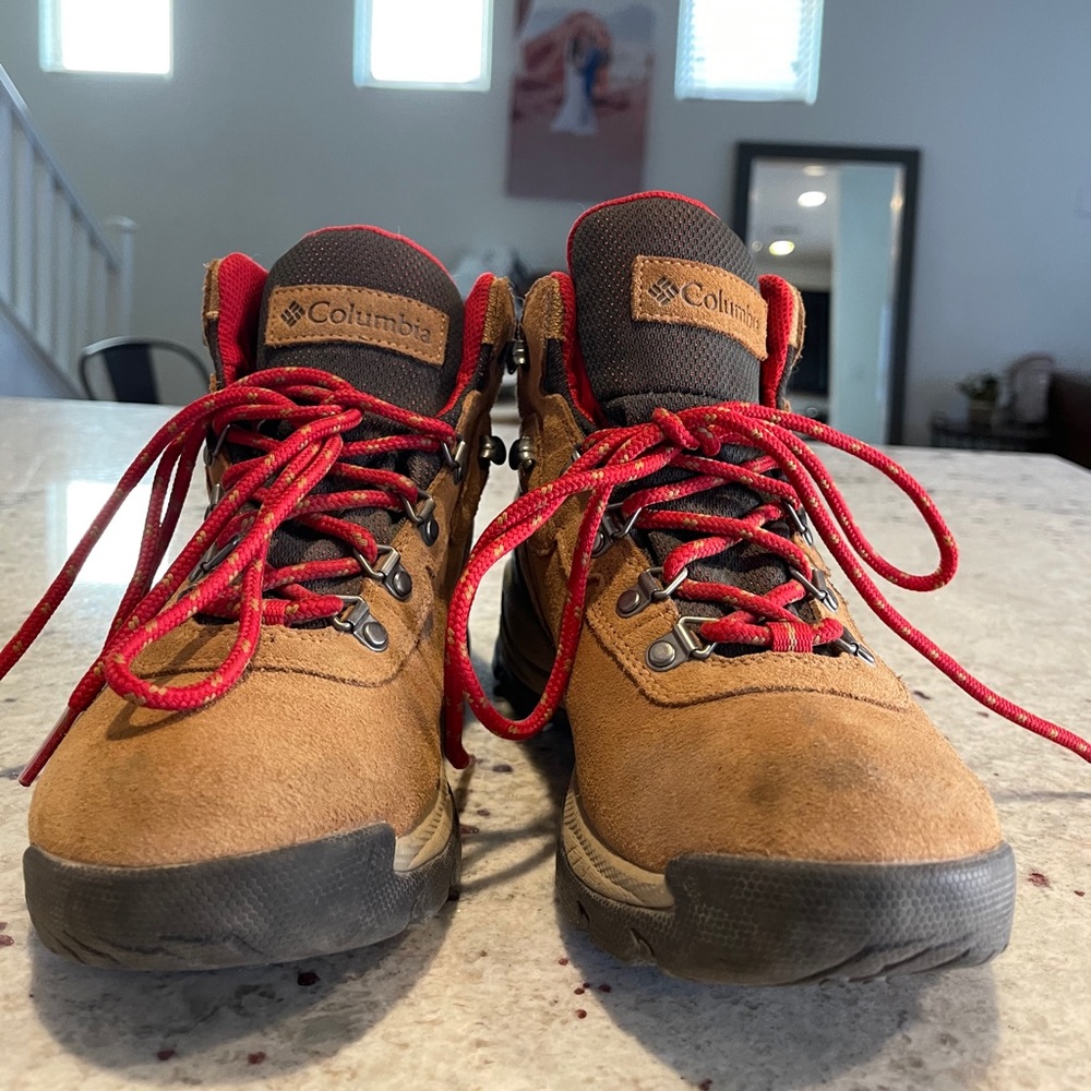 Columbia Hiking boots